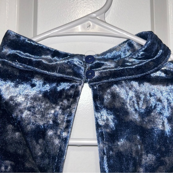 Honey Belle Velvet Tie Wrap Blouse w/ Butterfly Sleeves - Blue - Picture 6 of 7